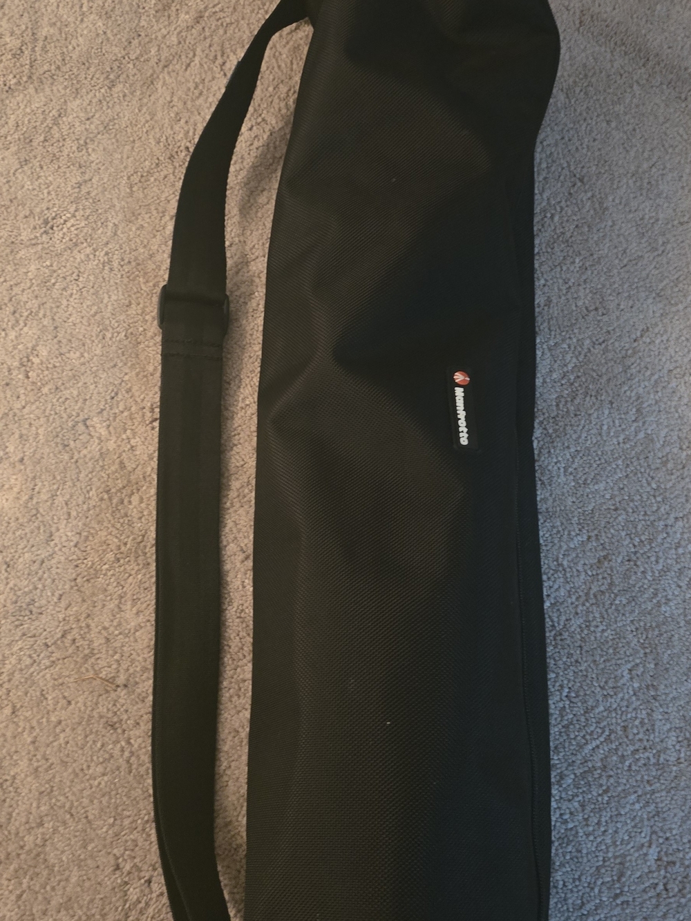 Manfrotto Black Camera Tripod - Lightweight Professional Support - Picture 4 of 6
